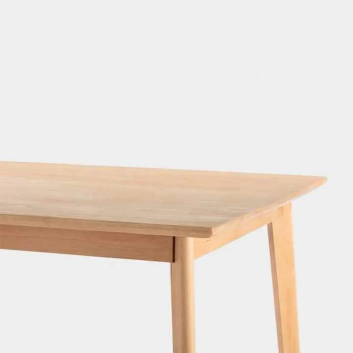 dining table .. طاولة طعام
