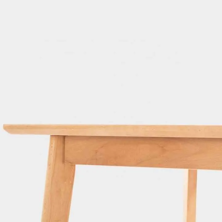 dining table .. طاولة طعام