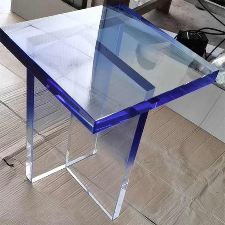 Table..  طاولة