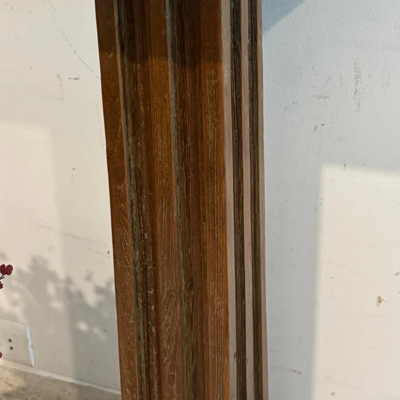 Vintage Wooden Pedestal   : Aaima 25