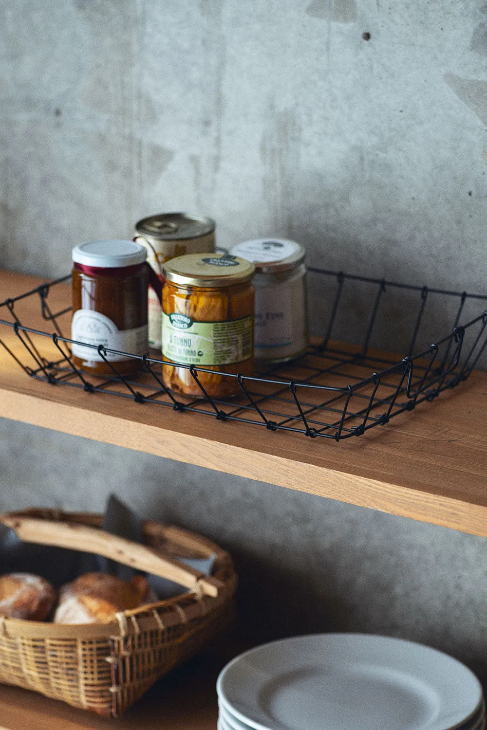 WIRE DESK BASKET - MEDIUM